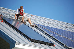 technicianroofinstallation